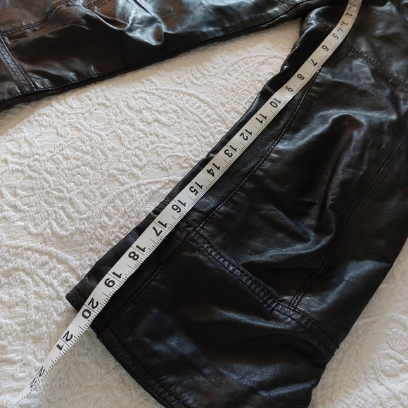 PATRIZIA PEPE FIRENZE VINTAGE ITALIAN LAMBSKIN CROP PANTS - Picture 12 of 16